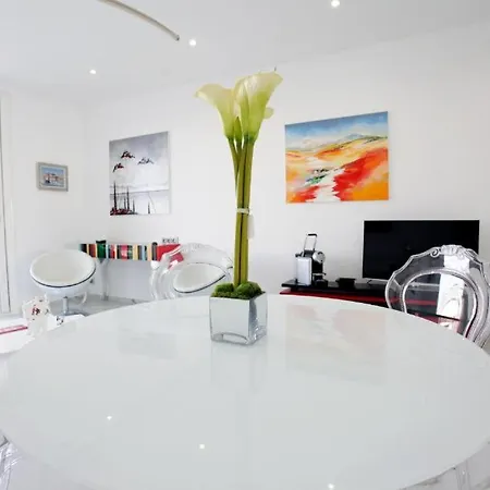 La Croisette Elegant Avec Balcon Et Vue Apercu דירה
